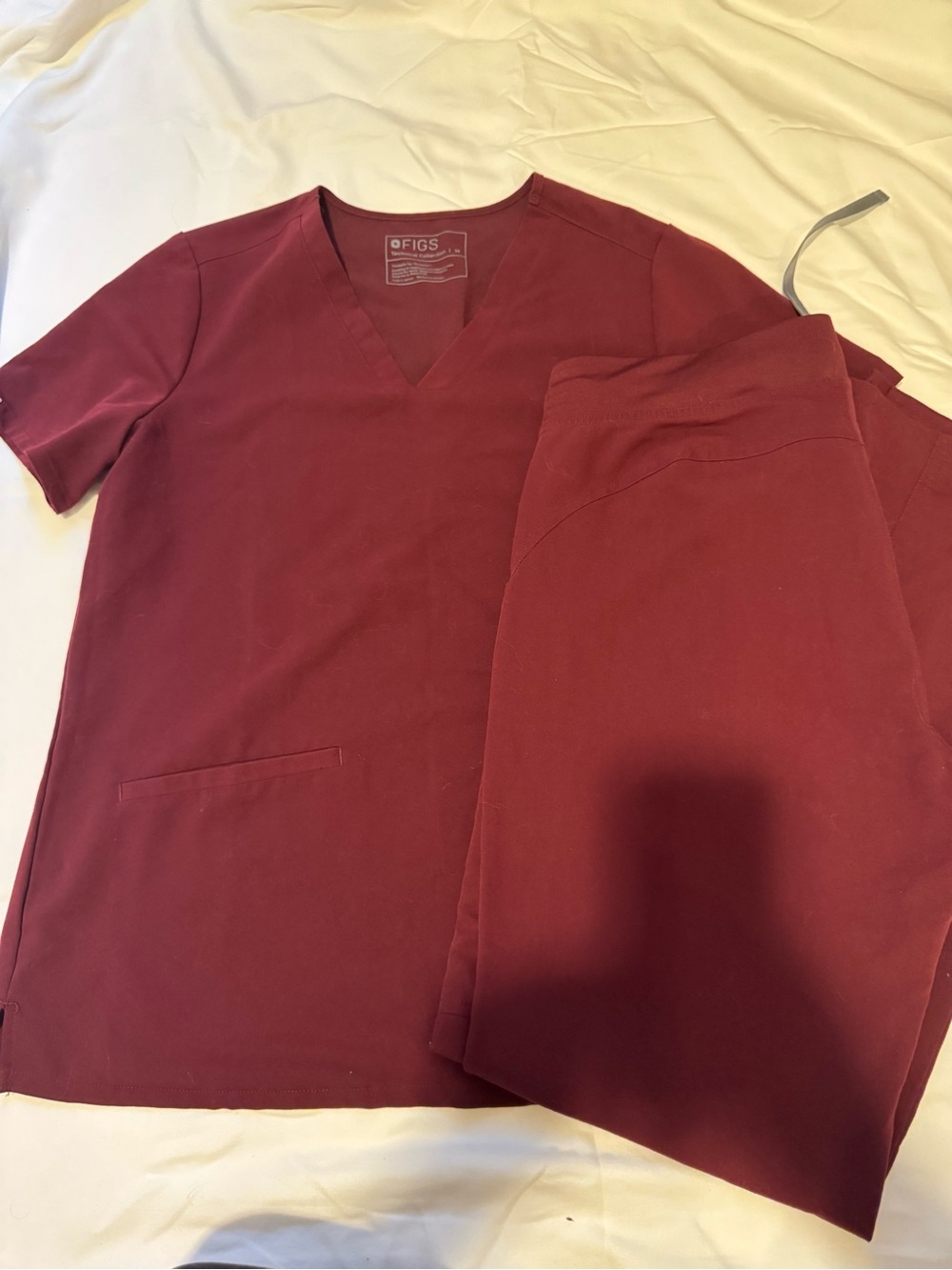 Figs Burgundy scrub set